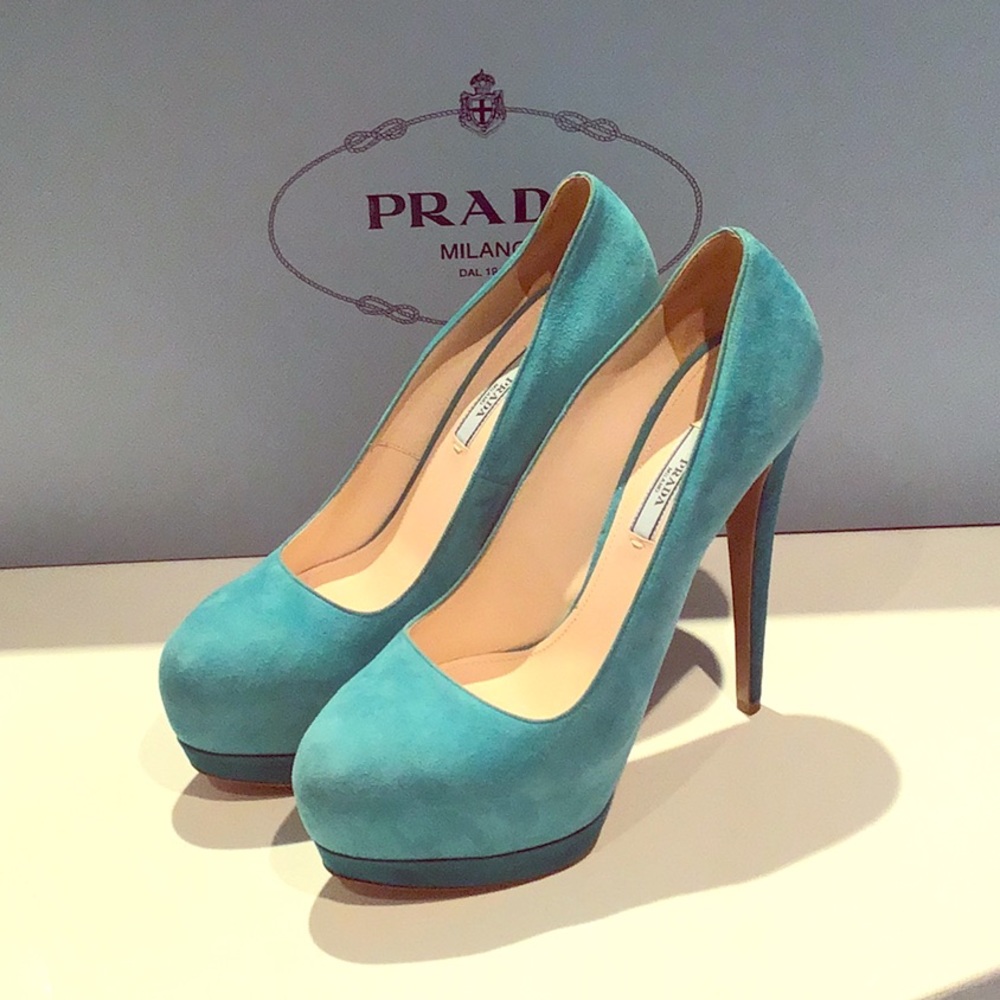 PRADA STILETTOS SZ 41